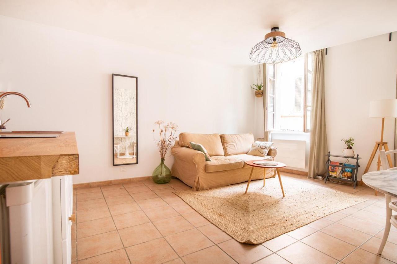 Coquet Appartement Typique Du Panier Marseille Luaran gambar