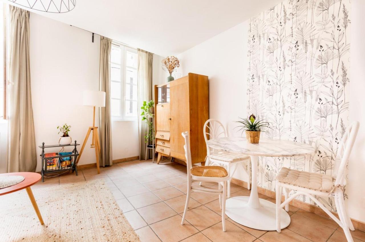 Coquet Appartement Typique Du Panier Marseille Luaran gambar