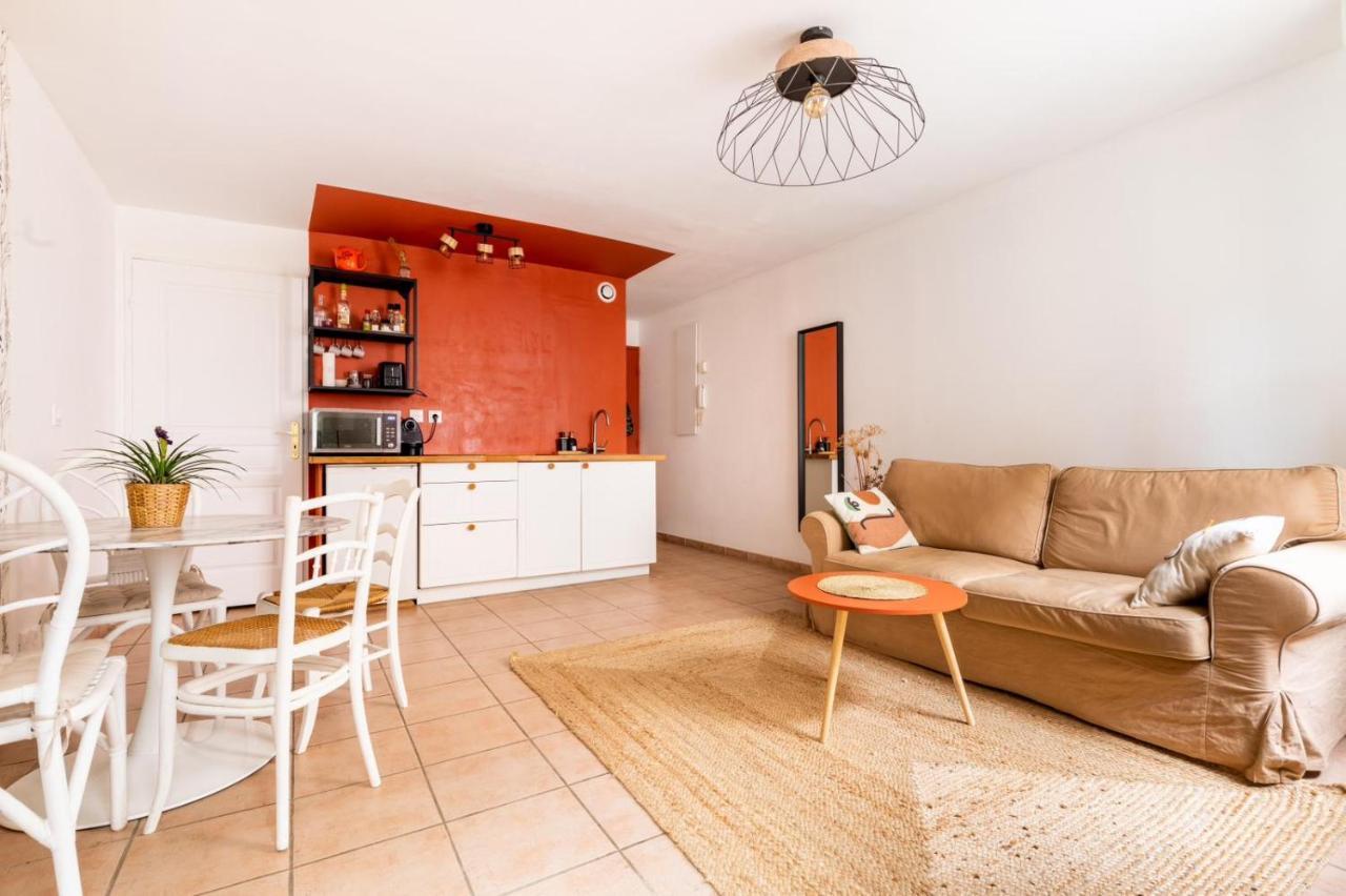 Coquet Appartement Typique Du Panier Marseille Luaran gambar